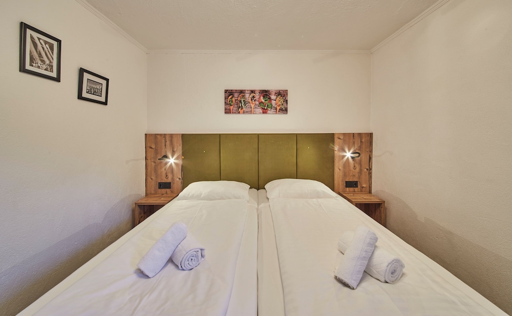 Classic Apartment, 2 Bedrooms, Patio, Mountain View photo 2