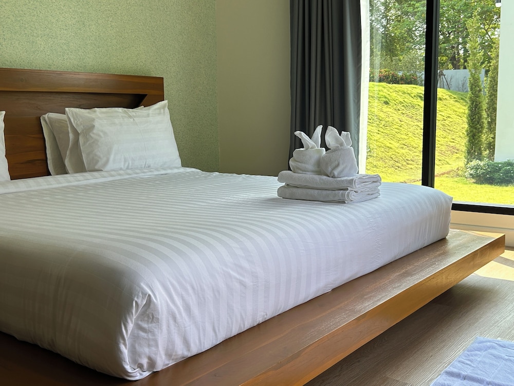 Deluxe Room, Patio, River View - Photo 1