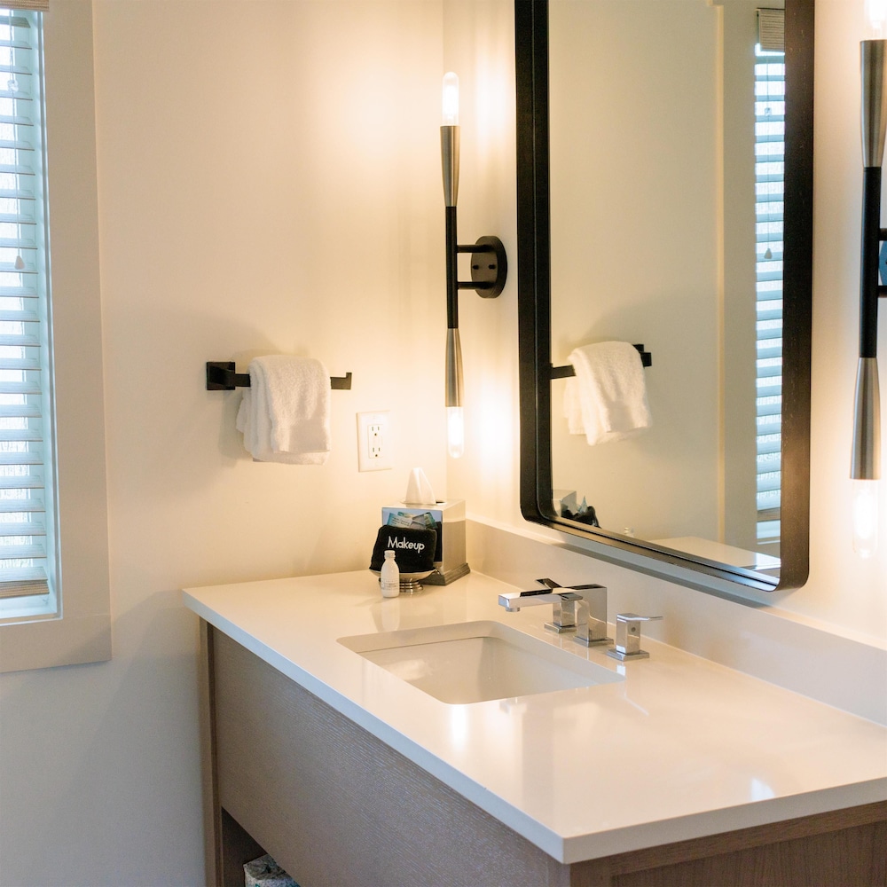 Standard Suite, 1 Bedroom - Photo 17
