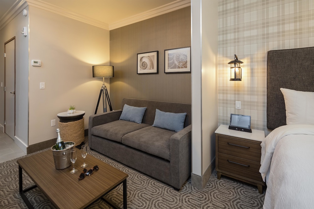 Suite, 1 King Bed, Non Smoking, Fireplace (with Sofabed) photo 1