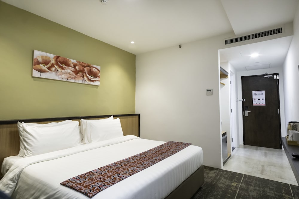 Standard Double Room, 1 King Bed - Photo 5