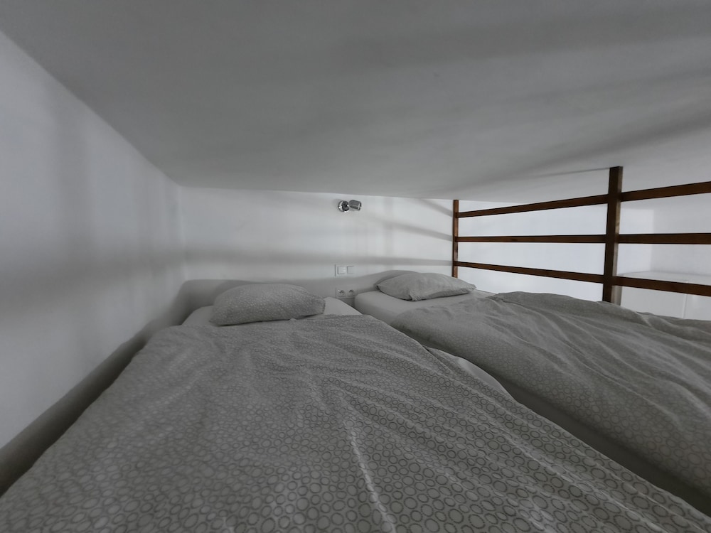 Classic Apartment, 1 Bedroom, Non Smoking, City View (53/1b) photo 1