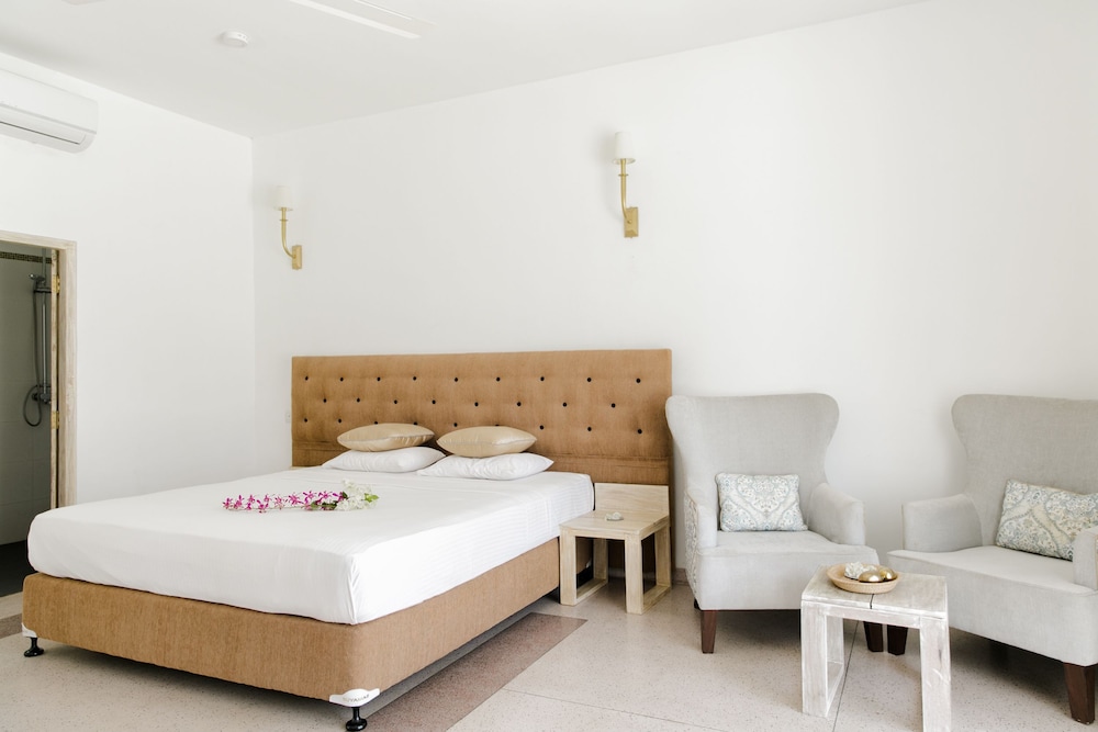 Room (Gold) photo 2