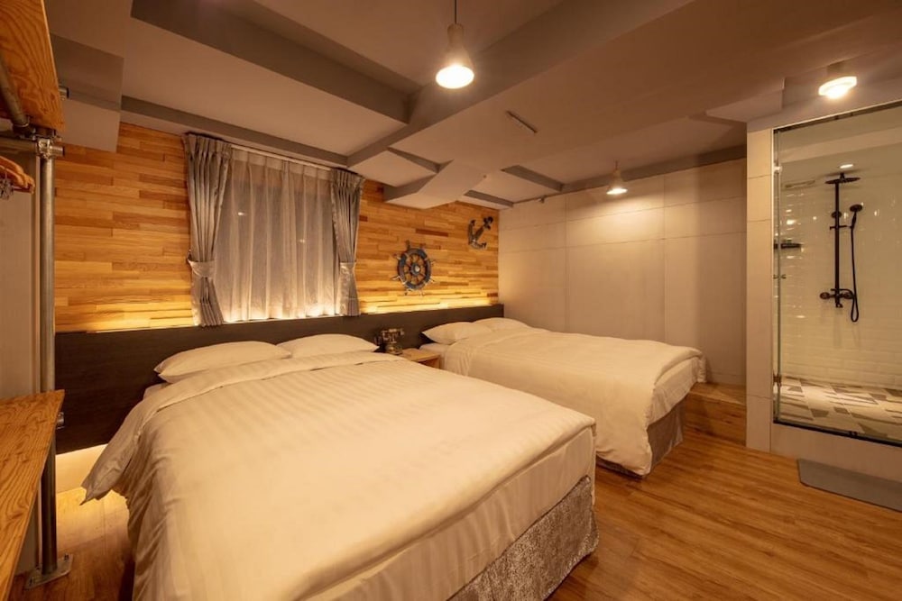 Family Quadruple Room photo 1
