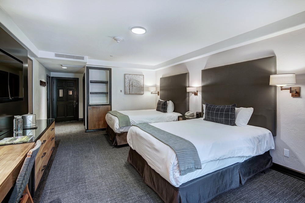 Room, 2 Queen Beds (Lodge) - Photo 4