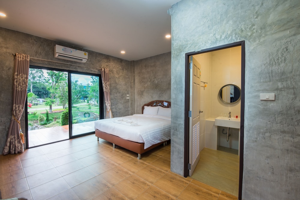 Deluxe Double Or Twin Room, Non Smoking, Garden View photo 3