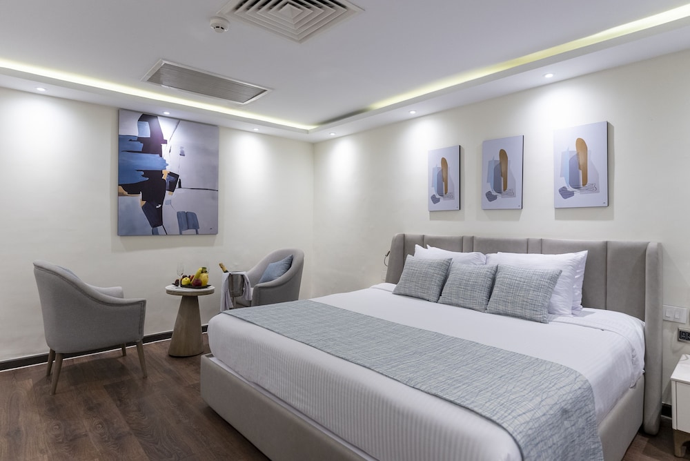 Signature Suite (Posh Club)