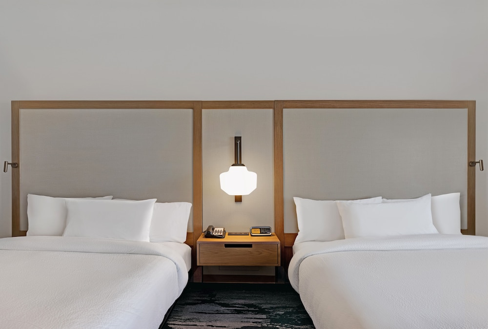 Room, 2 Queen Beds - Photo 3