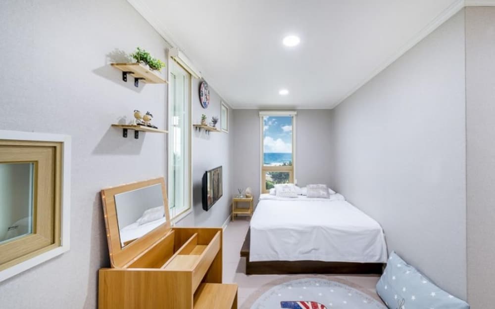 Room (201-Simple Couple (Ocean View)) - Photo 1