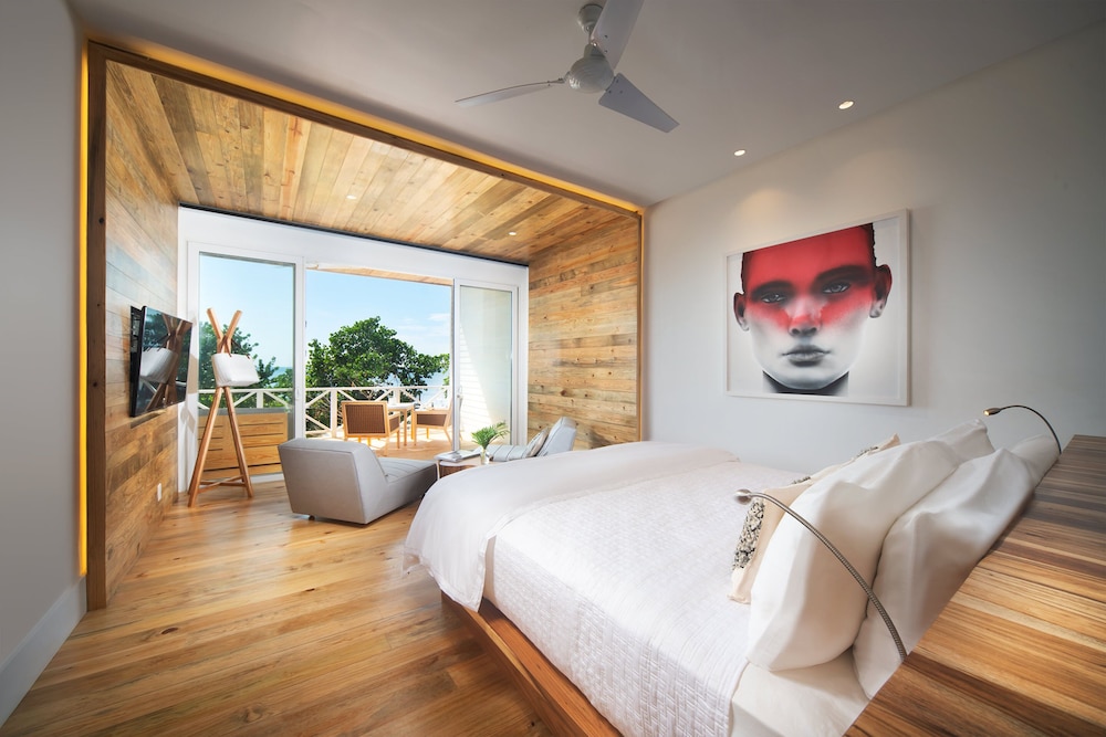 Deluxe Room, 1 King Bed, Ocean View