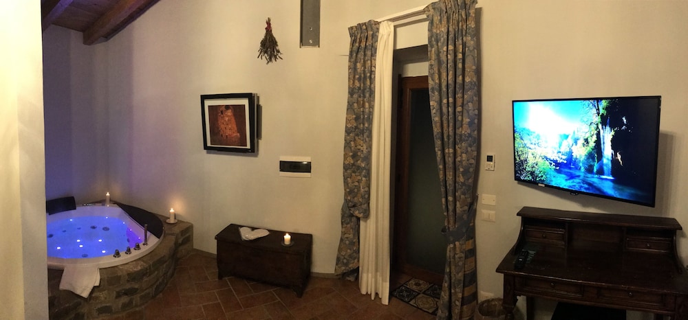 Suite, Jetted Tub (Tower Spa)