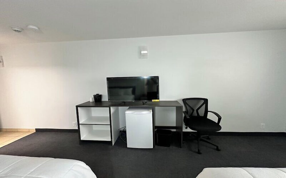 Classic Room, 2 Queen Beds, Garden View