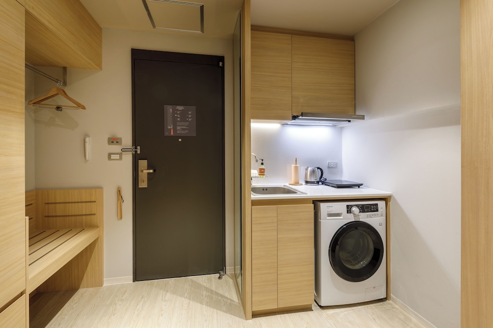 Croom Stay Suite thumbnail 6