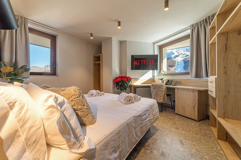 Standard Double or Twin Room, Mountain View