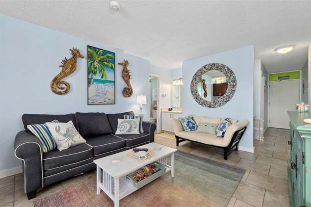 Condo, 1 King Bed, Hot Tub, Ocean View (Daytona Ocean Jewels Club 304)