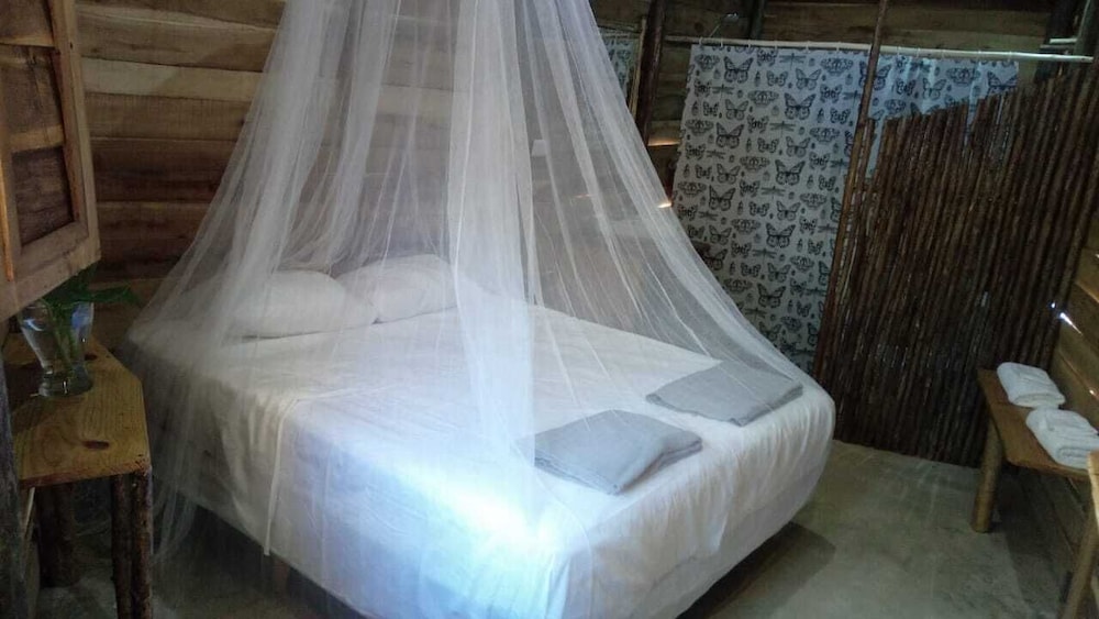 Cabin, 1 Queen Bed, Ensuite, Garden View photo 2