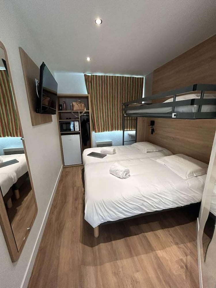 Triple Room, Multiple Beds photo 2
