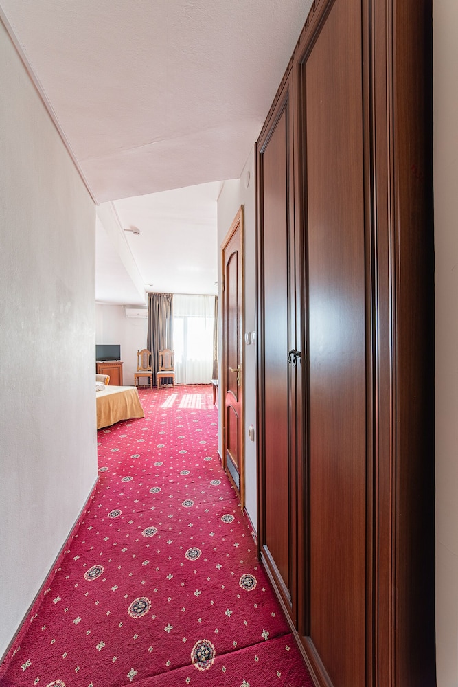 Family Room (Bldg. 2) photo 2