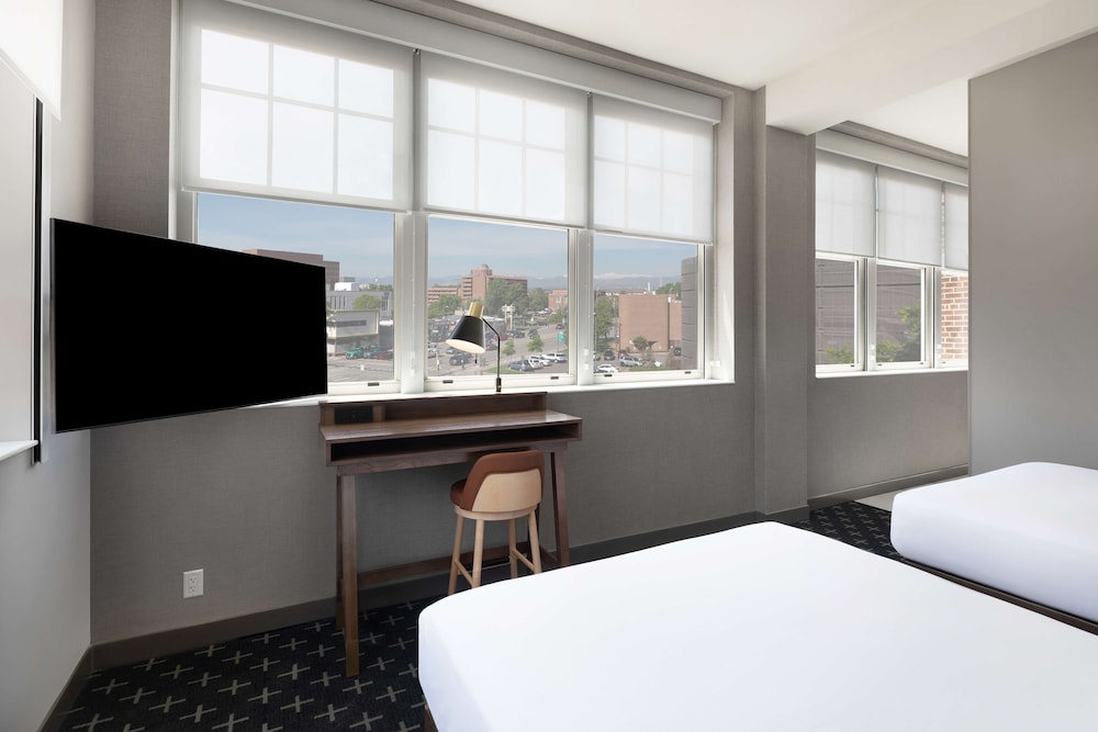 Room, 2 Queen Beds, Accessible, Mountain View (Bathtub, Mobility & Hearing)