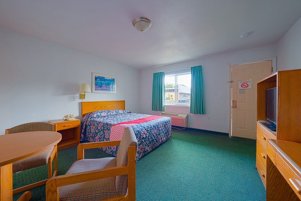 Deluxe Single Room, 1 Queen Bed photo 1