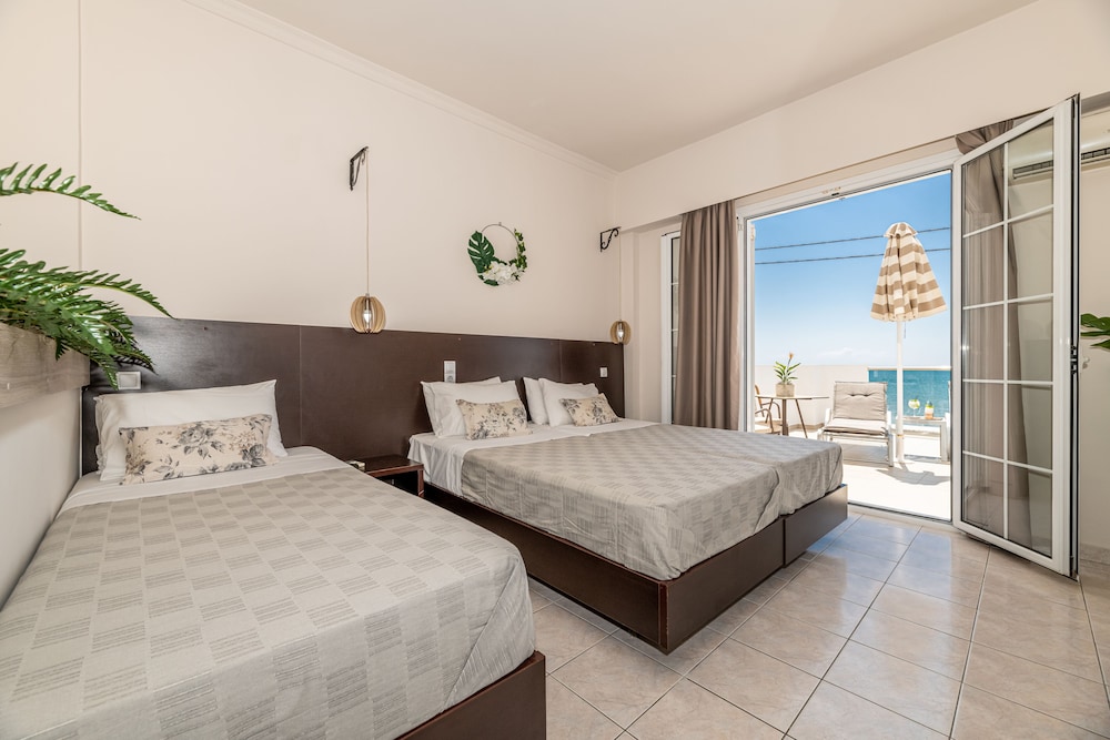 Triple Room, Patio