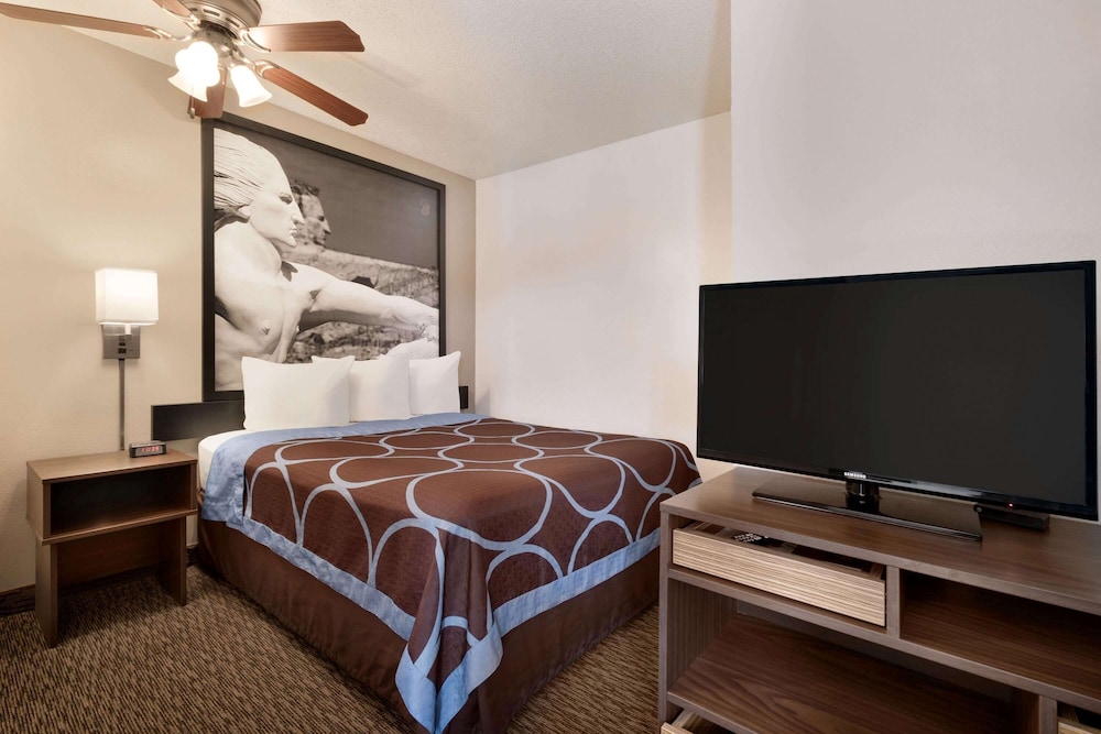 Suite, Multiple Beds, Non Smoking (One-Bedroom) - Photo 3