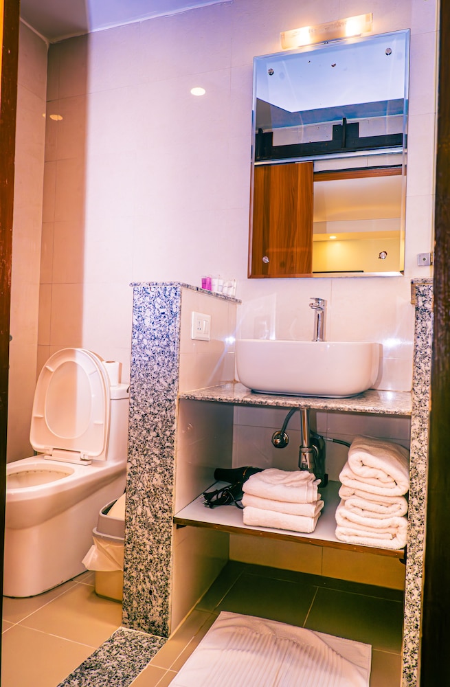 Deluxe Twin Room, 2 Twin Beds - Photo 8