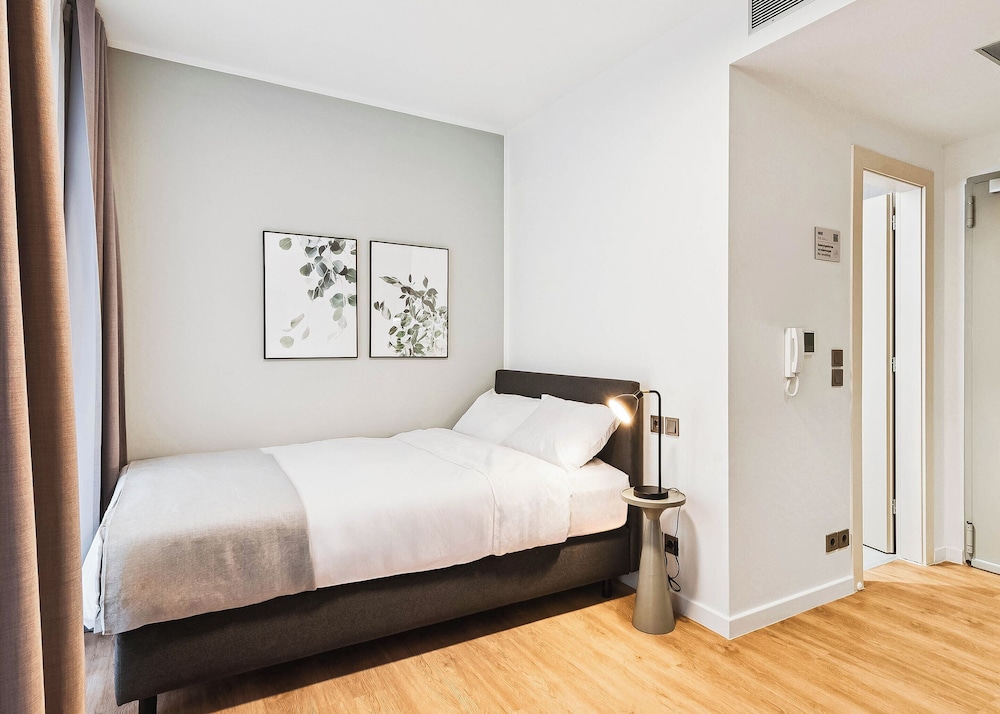 Single Comfort Suite with Balcony