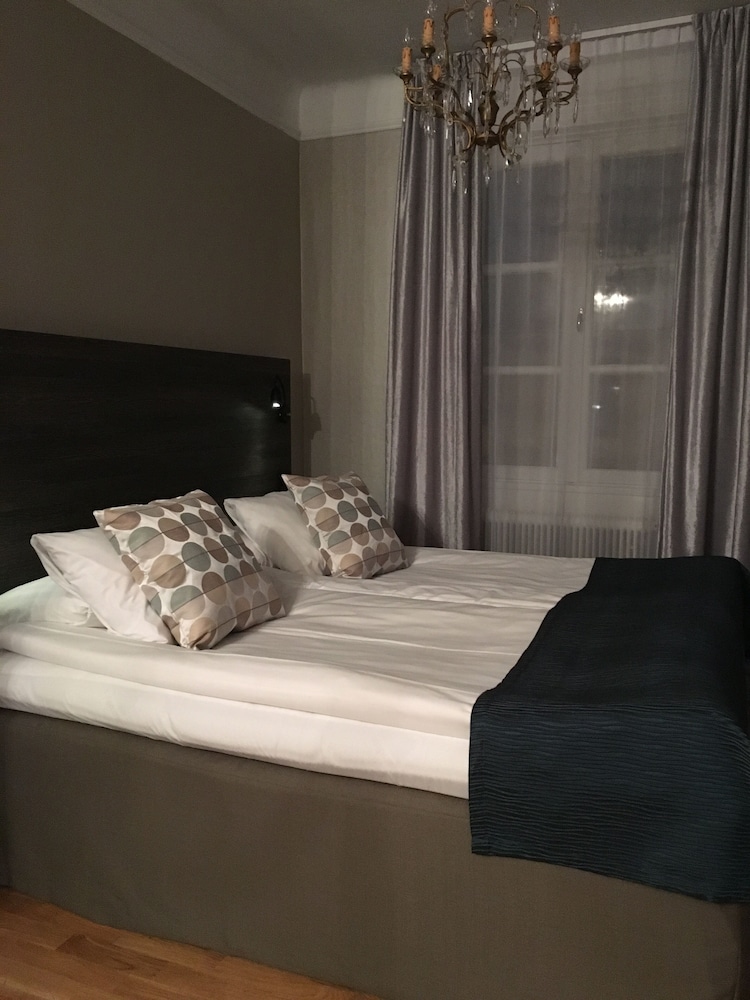 Standard Room, 1 Queen Bed, Non Smoking photo 2