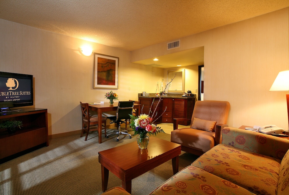 Suite, 2 Double Beds - Photo 4