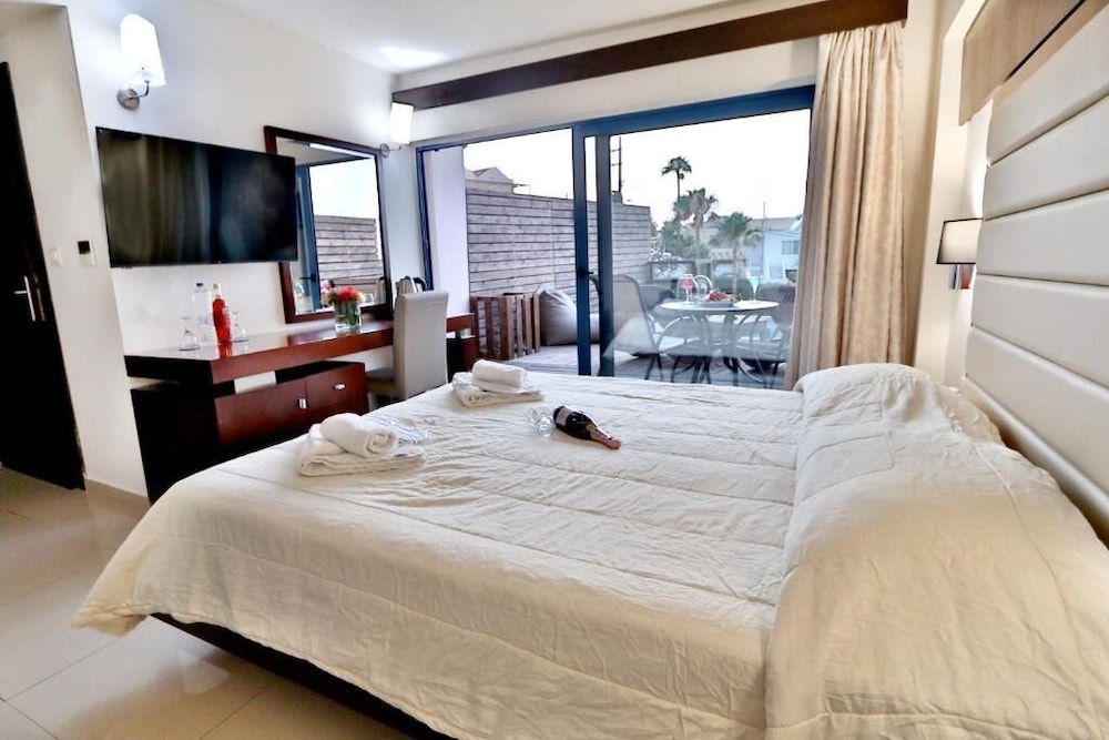 Room - Photo 1