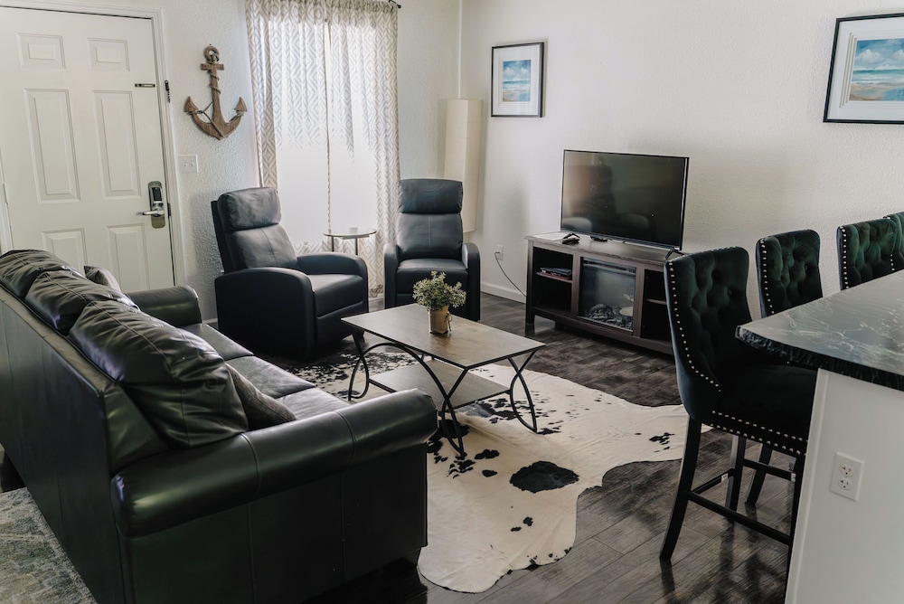 Suite, 1 Queen Bed with Sofa bed, Kitchen