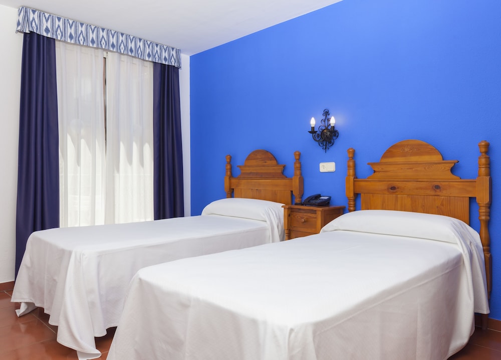 Basic Economy Double Room - Photo 7