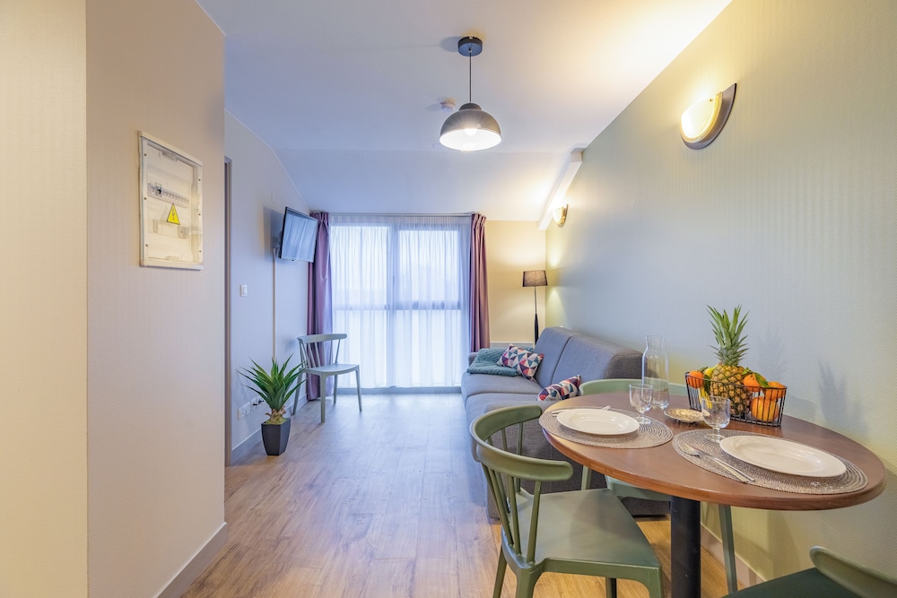 Family Apartment - Photo 5