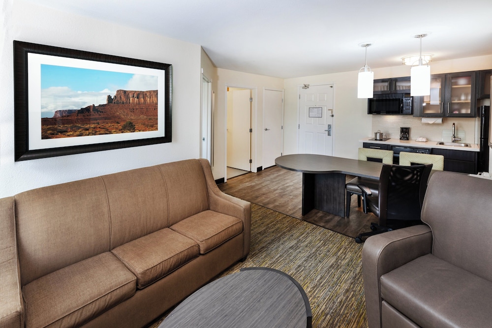Suite, 1 Bedroom, Accessible (Mobility, Accessible Tub) - Photo 1