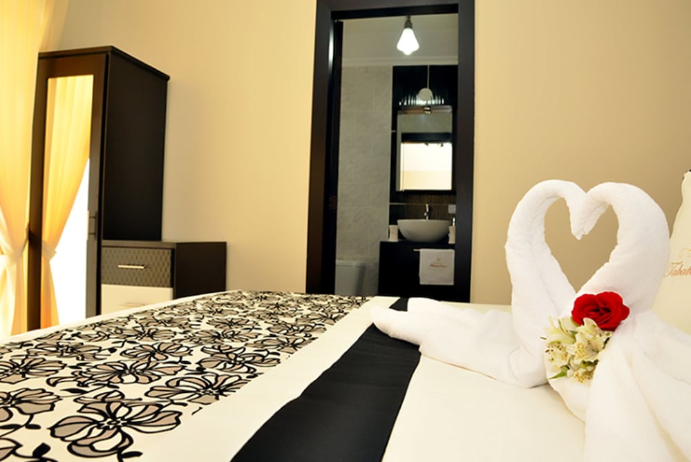 Double Room, 1 Queen Bed photo 3