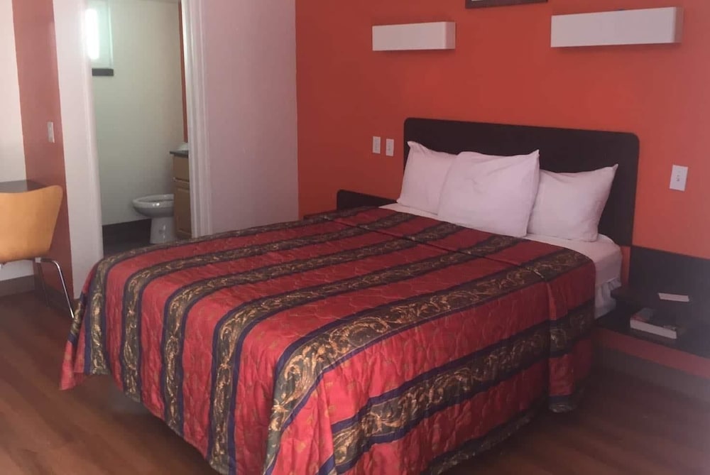 Superior Room, 1 Queen Bed, Accessible, Non Smoking photo 1