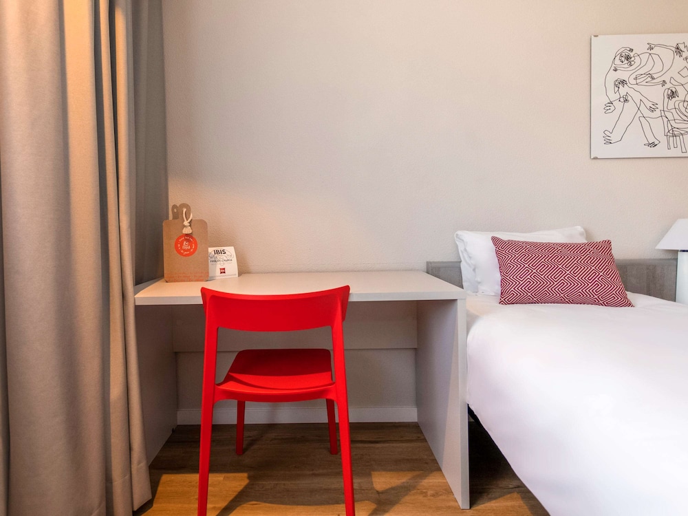 Room, 2 Twin Beds - Photo 3
