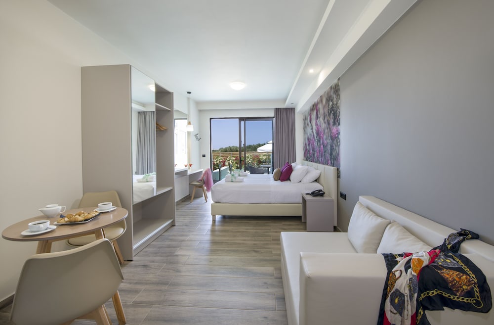 Standard Triple Room (Evenos-Faskomilo-Galatsida-Iakinthos)
