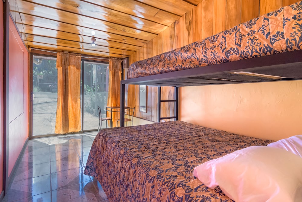 Standard Vierbettzimmer, eigenes Badezimmer