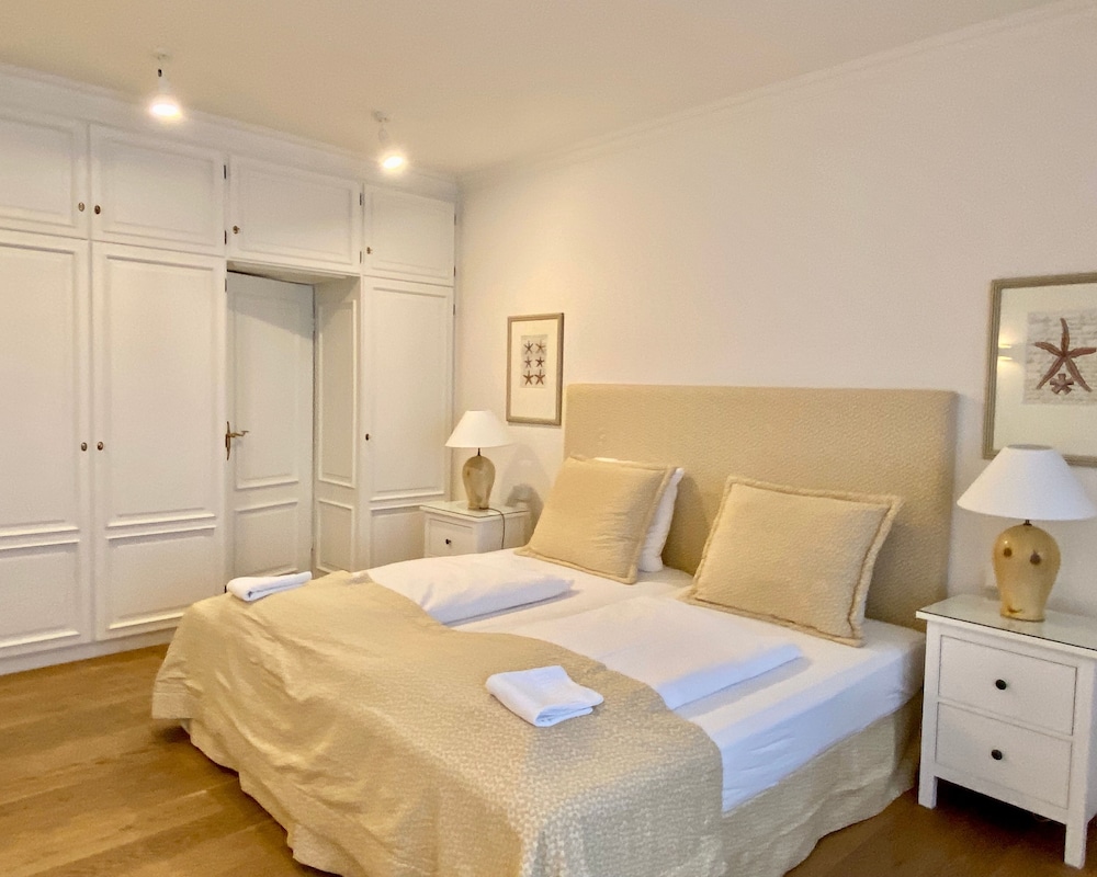 Apartment, 1 Bedroom, Patio, Beachfront photo 1