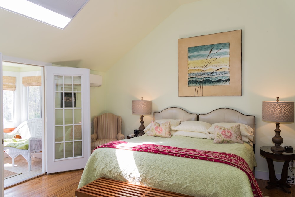 Deluxe Room, 1 King Bed (Private Porch)