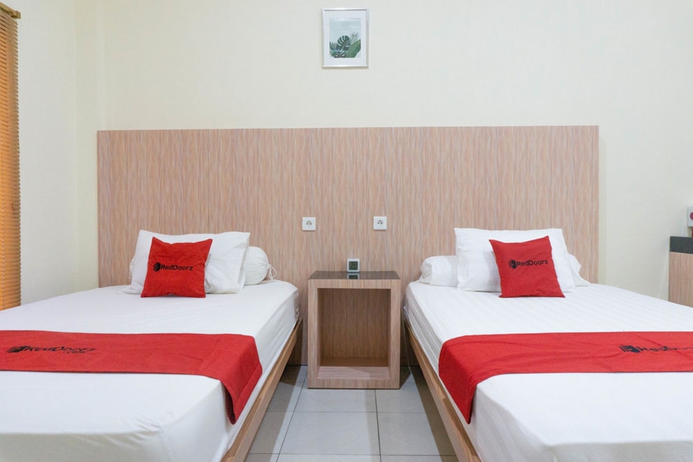 Twin Room (Reddoorz) photo 1