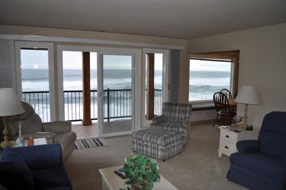 Panoramic Condo photo 2