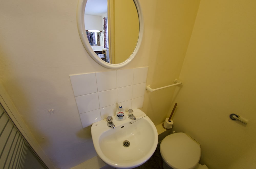 Standard Twin Room, 2 Twin Beds - Photo 5