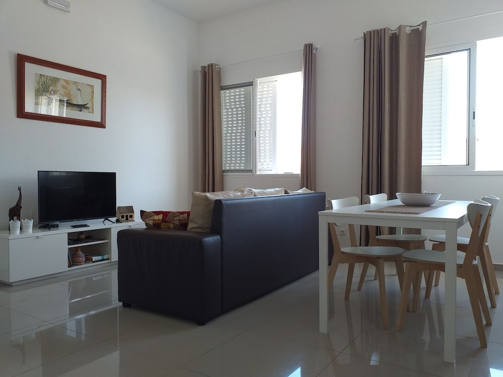 Deluxe Apartment, 2 Bedrooms, Kitchen, Beachside photo 1