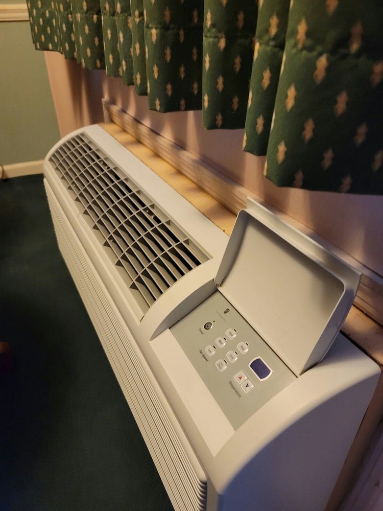 Deluxe Double Room, 2 Queen Beds photo 3