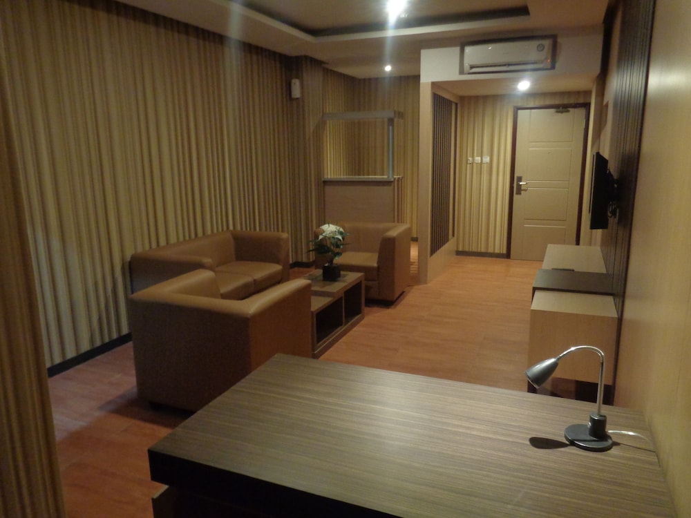 Executive Suite photo 3