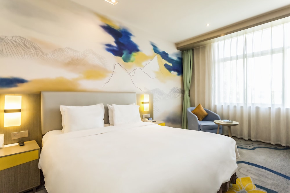Standard Room, 1 King Bed-Mainland Chinese Citizen Only photo 3