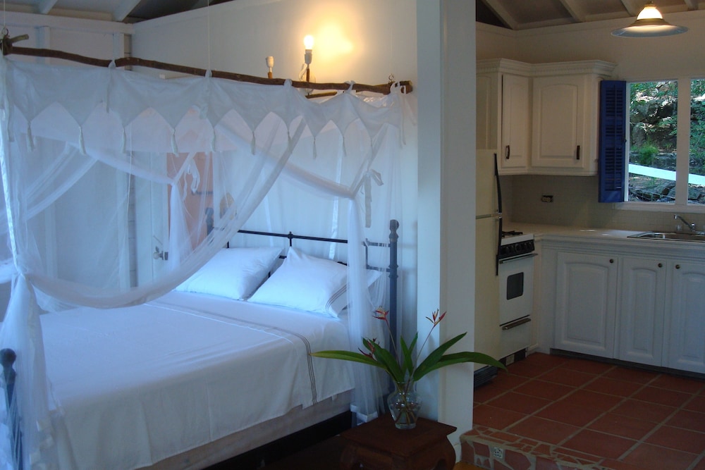 Standard Cottage, 1 Queen Bed, Balcony, Garden View (Treehouse)